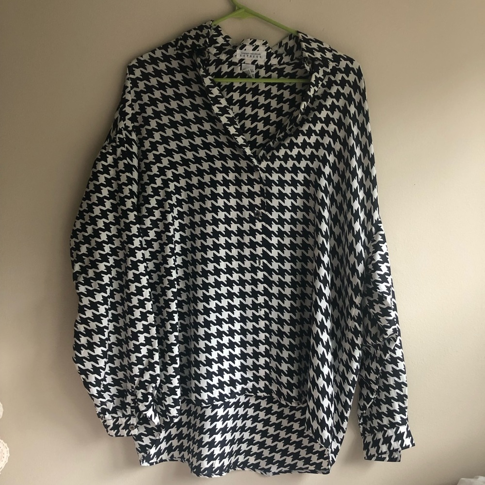 Black an white blouse